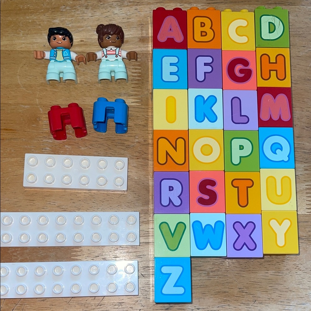 LEGO Duplo Alphabet Learning Set - Picture 3 of 9